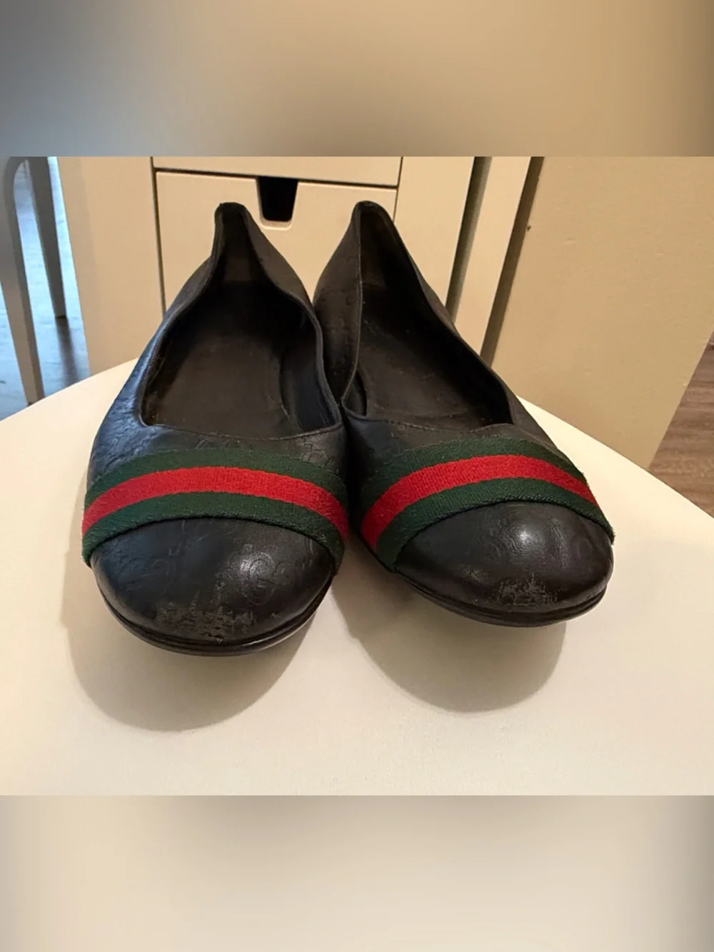 Gucci Guccisima Black Leather Flats with Red and Green Web Stripe